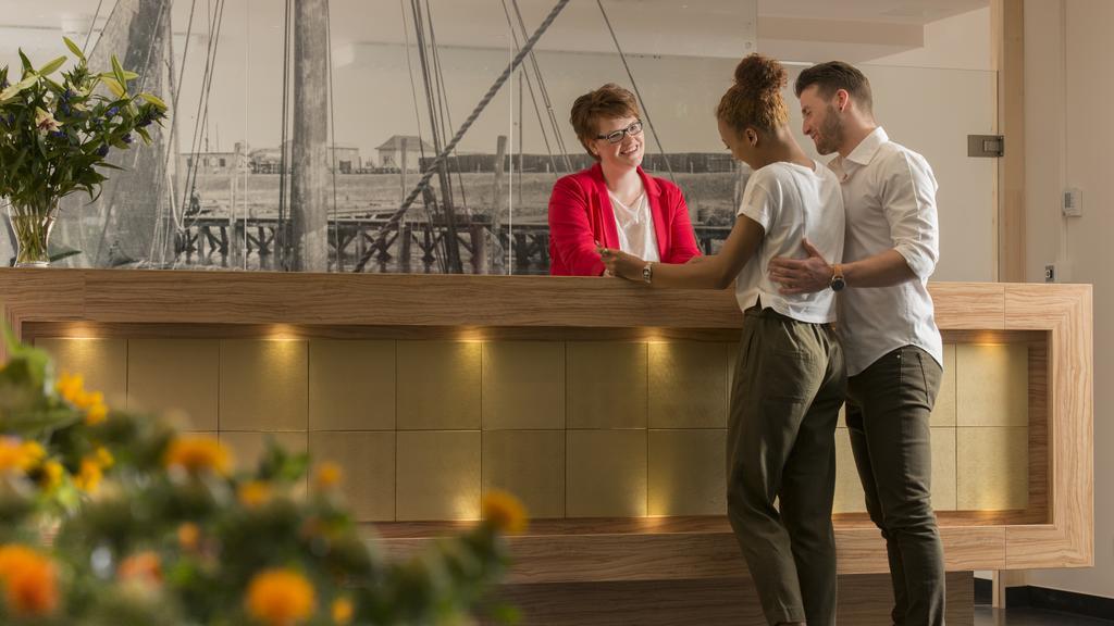 Hotel Hafen Buesum Bagian luar foto
