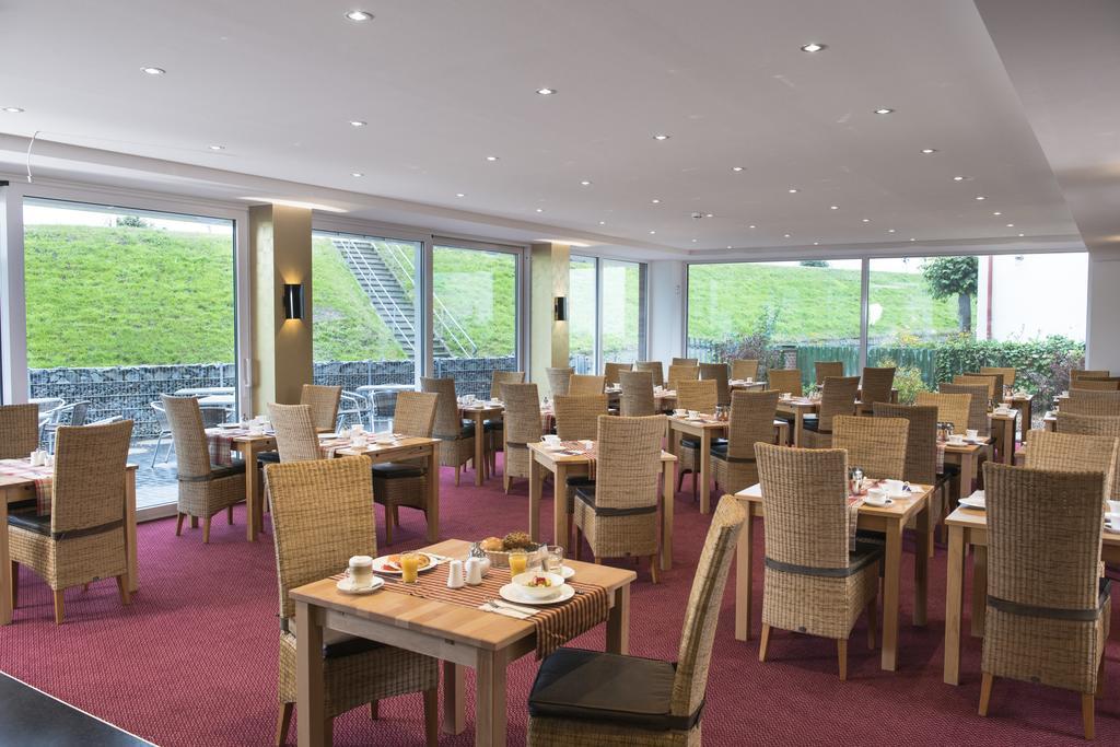 Hotel Hafen Buesum Bagian luar foto