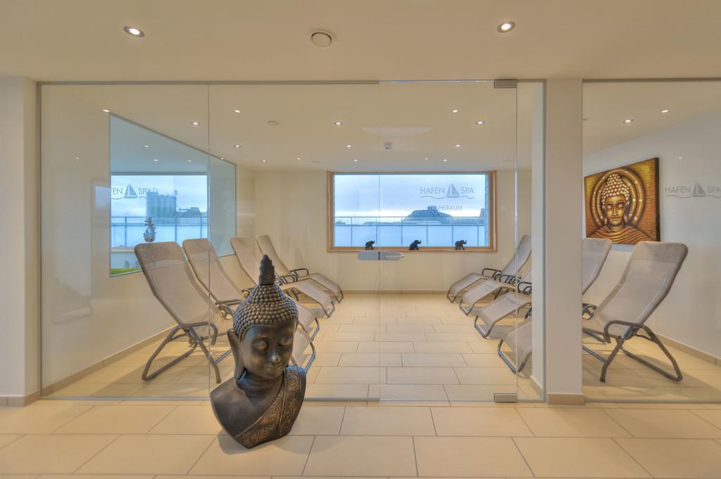 Hotel Hafen Buesum Bagian luar foto