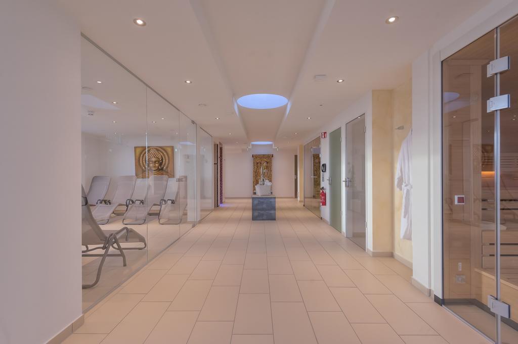 Hotel Hafen Buesum Bagian luar foto